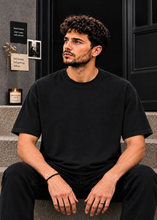 T-shirt male model