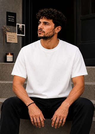 T-shirt male model